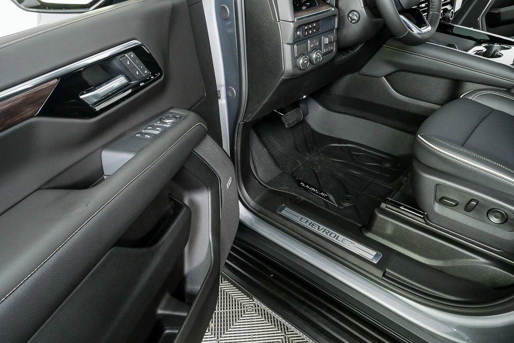 new 2026 Chevrolet Suburban car, priced at $81,980