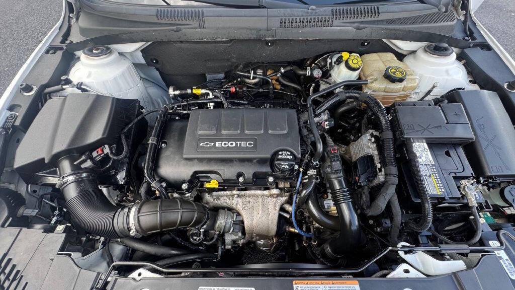 used 2015 Chevrolet Cruze car, priced at $5,900