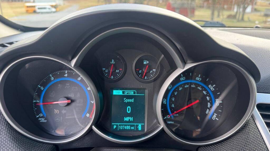 used 2015 Chevrolet Cruze car, priced at $5,900