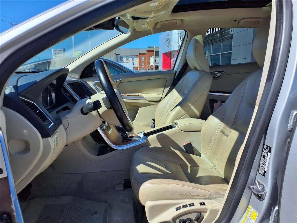 used 2015 Volvo XC60 car, priced at $9,500