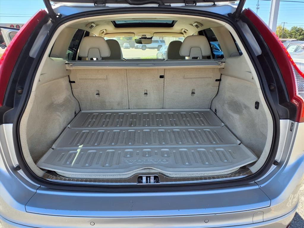 used 2015 Volvo XC60 car, priced at $9,500