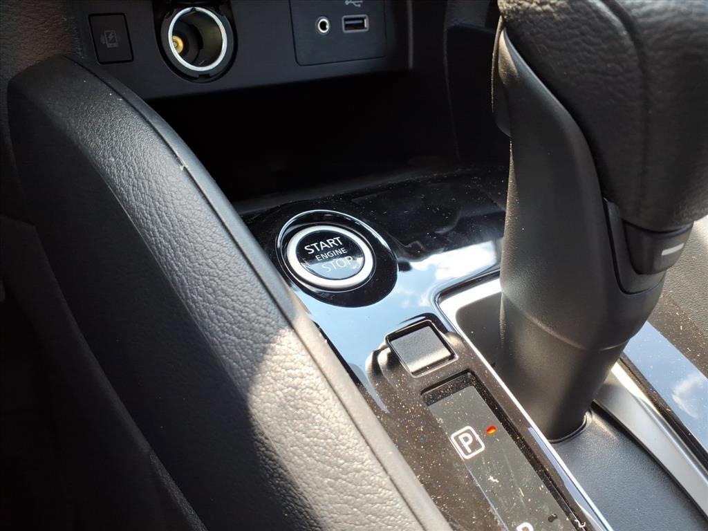 new 2025 Nissan Versa car, priced at $21,676