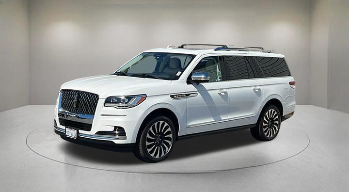 used 2022 Lincoln Navigator car, priced at $63,575