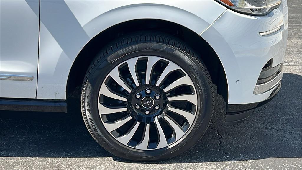 used 2022 Lincoln Navigator car, priced at $63,575