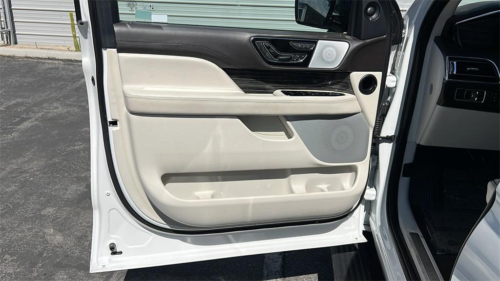 used 2022 Lincoln Navigator car, priced at $63,575