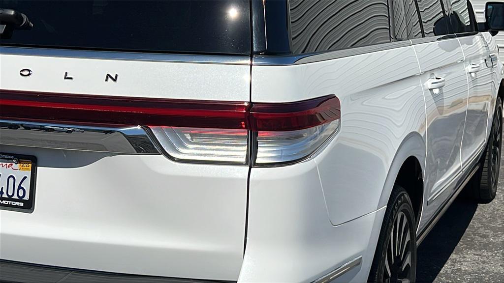 used 2022 Lincoln Navigator car, priced at $63,575