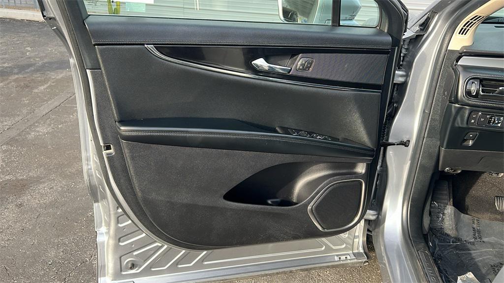 used 2021 Lincoln Nautilus car, priced at $27,950