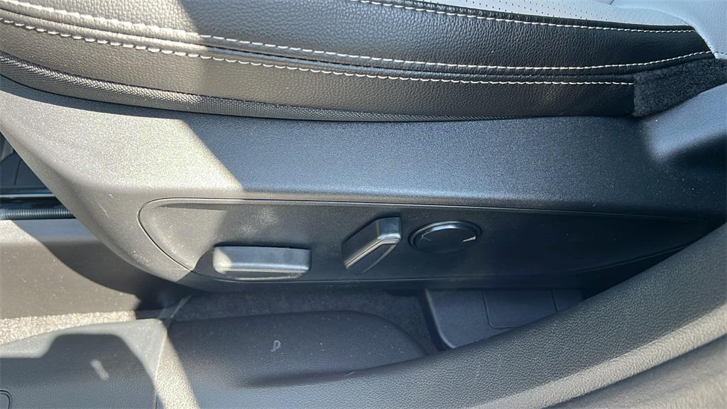 new 2025 Ford Escape PHEV car, priced at $38,015