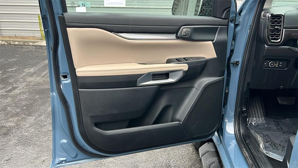 new 2025 Ford Ranger car, priced at $49,945