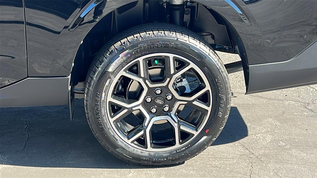 new 2025 Ford Maverick car, priced at $39,880