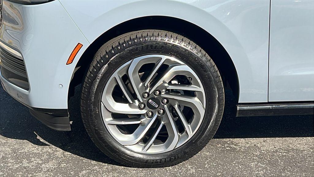 used 2025 Lincoln Navigator car, priced at $91,788