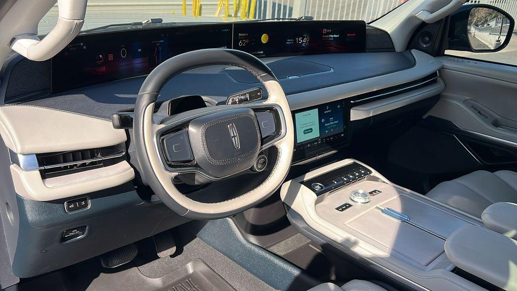 used 2025 Lincoln Navigator car, priced at $91,788