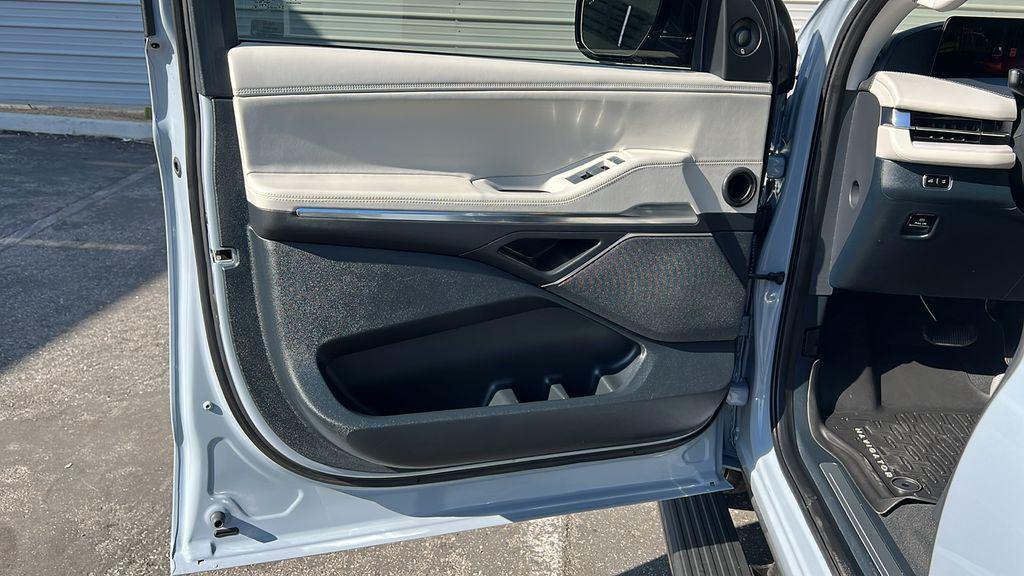 used 2025 Lincoln Navigator car, priced at $91,788