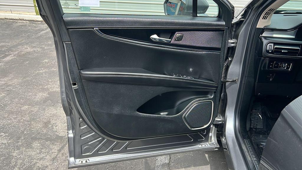 used 2023 Lincoln Nautilus car, priced at $38,328