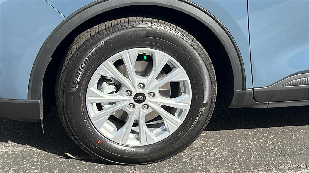 new 2025 Ford Escape car, priced at $25,735