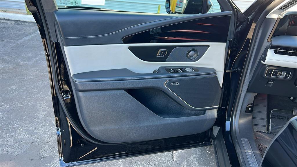 used 2024 Lincoln Nautilus car, priced at $47,775