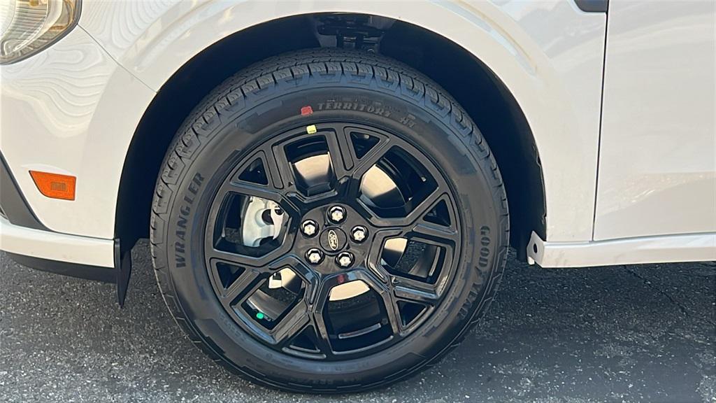 new 2025 Ford Maverick car, priced at $40,220