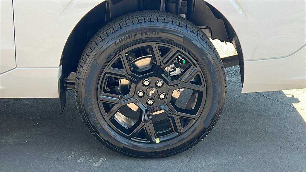 new 2025 Ford Maverick car, priced at $40,220