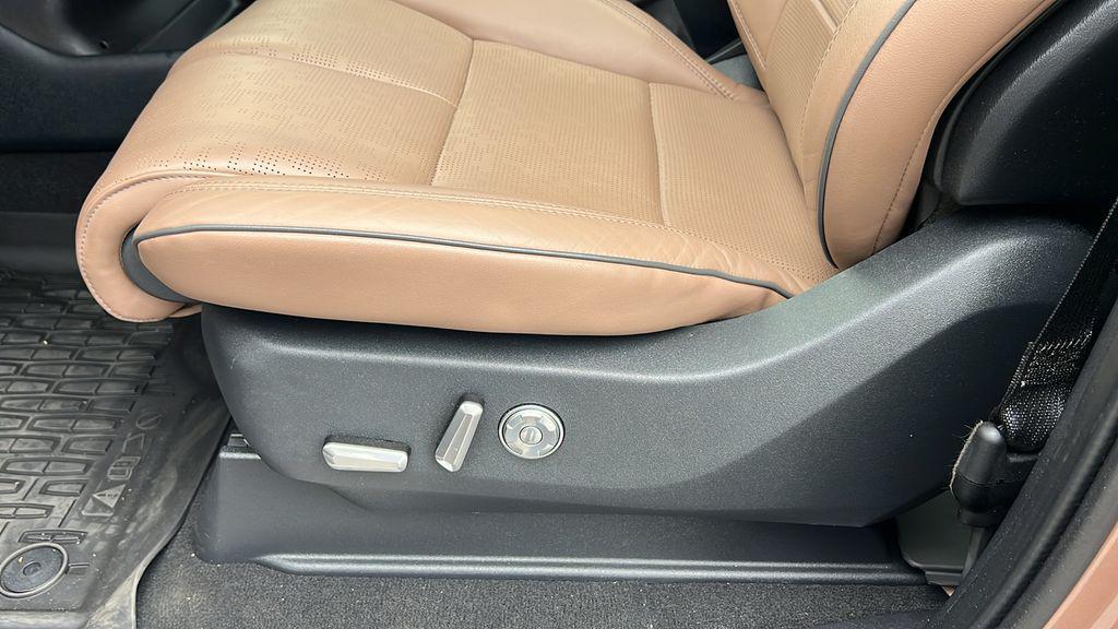 used 2025 Lincoln Navigator car, priced at $107,995