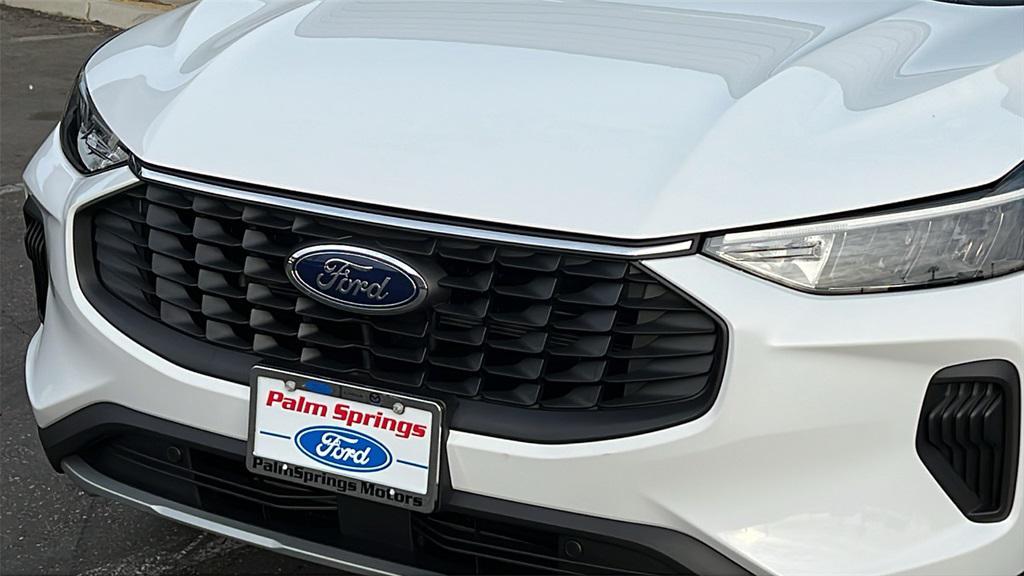 new 2025 Ford Escape car, priced at $24,990