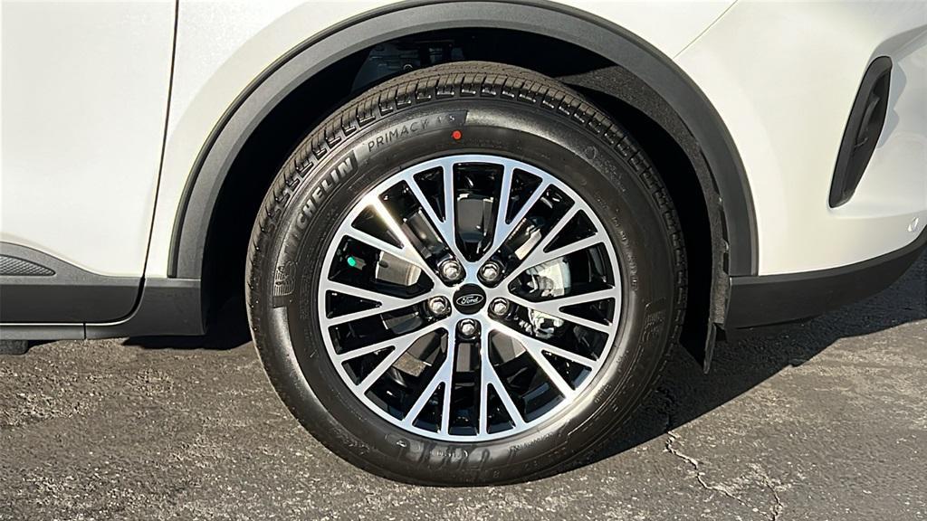 new 2025 Ford Escape PHEV car, priced at $38,015