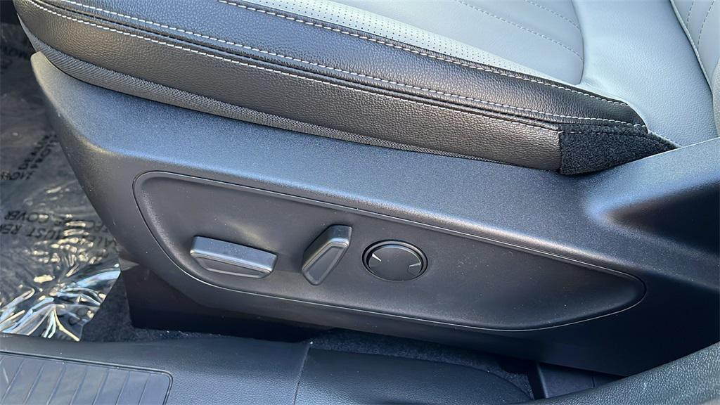 new 2025 Ford Escape PHEV car, priced at $38,015