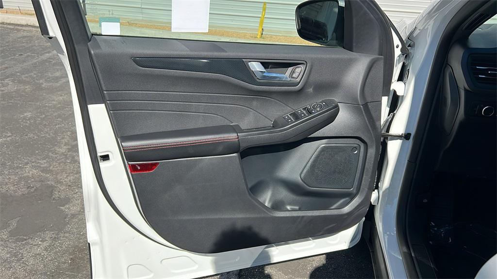 new 2025 Ford Escape car, priced at $30,680