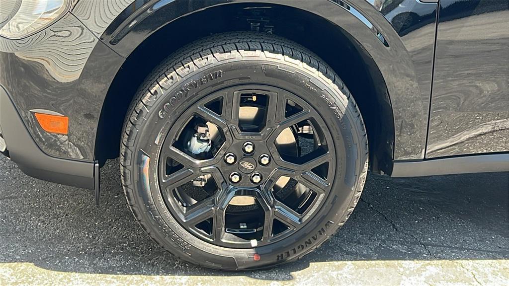 new 2025 Ford Maverick car, priced at $31,835