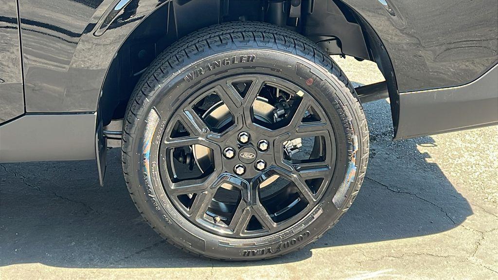 new 2025 Ford Maverick car, priced at $31,640