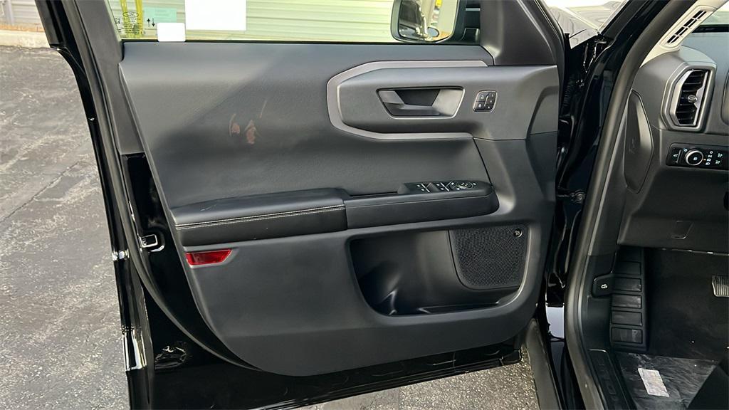 new 2025 Ford Bronco Sport car, priced at $37,985