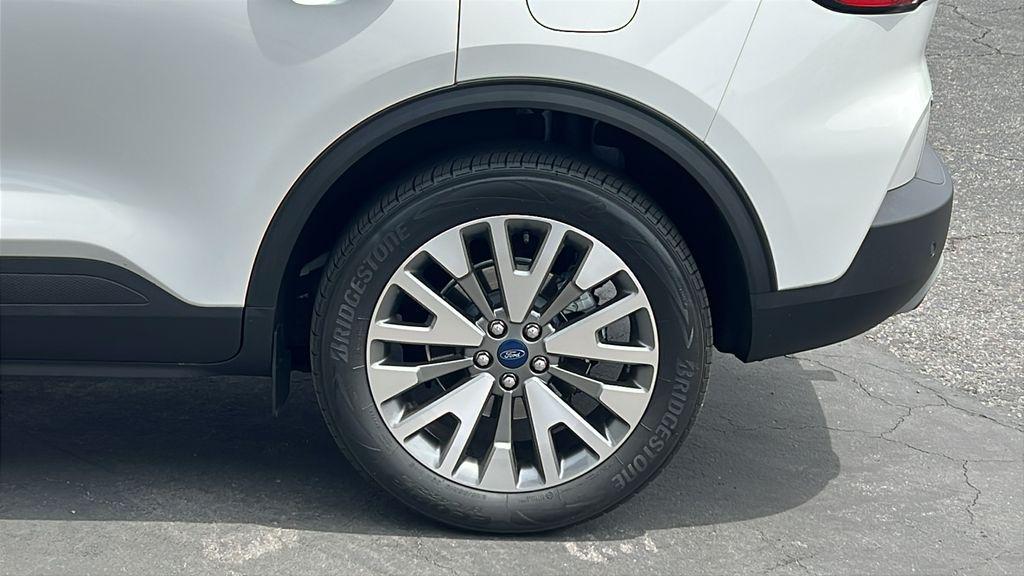 used 2022 Ford Escape car, priced at $27,995