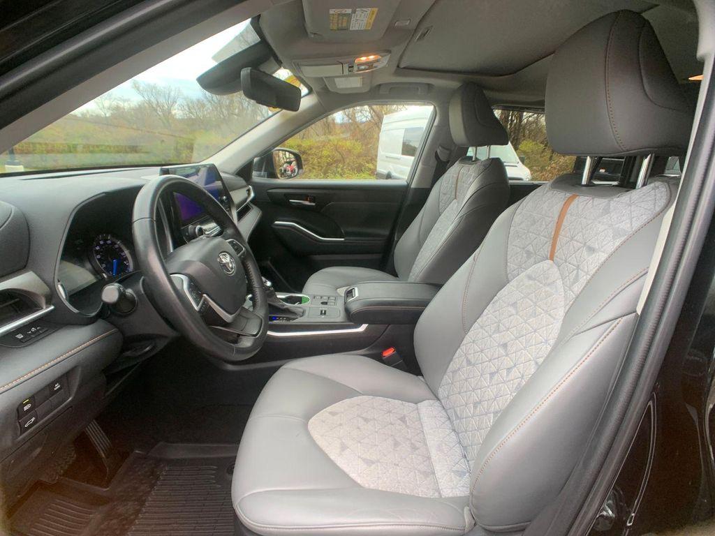 used 2023 Toyota Highlander Hybrid car, priced at $39,998