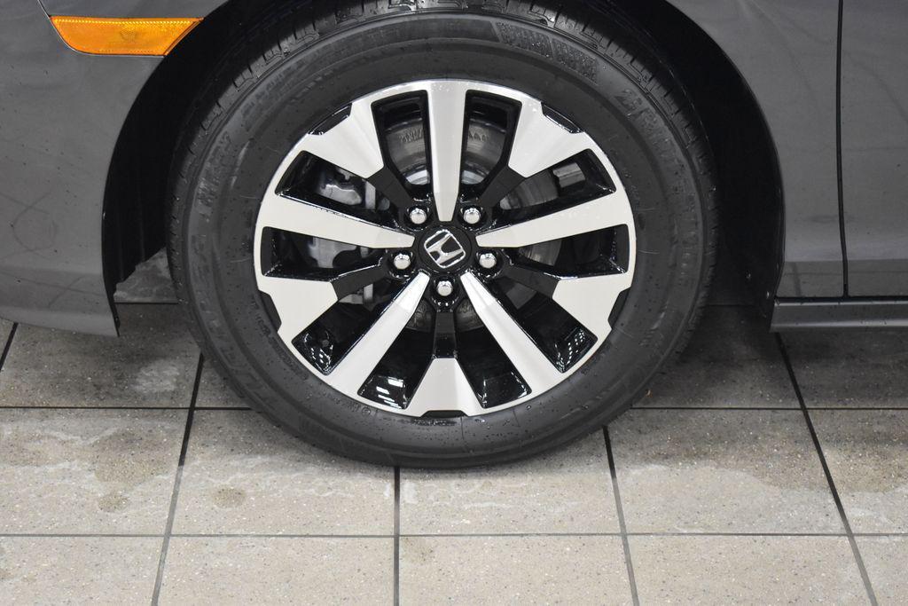 new 2026 Honda Odyssey car, priced at $41,840