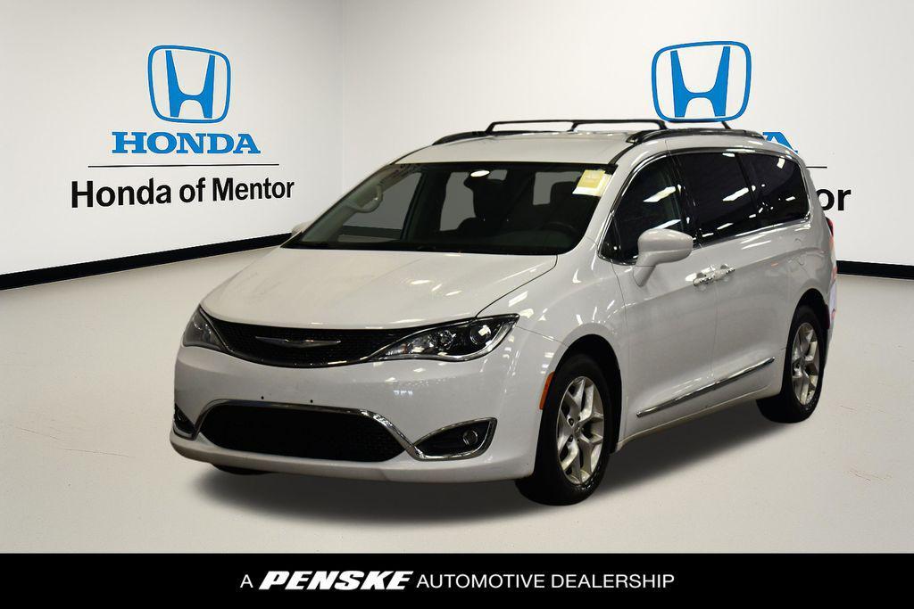 used 2017 Chrysler Pacifica car, priced at $11,550