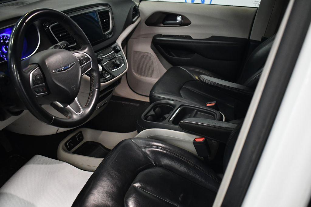 used 2017 Chrysler Pacifica car, priced at $11,550