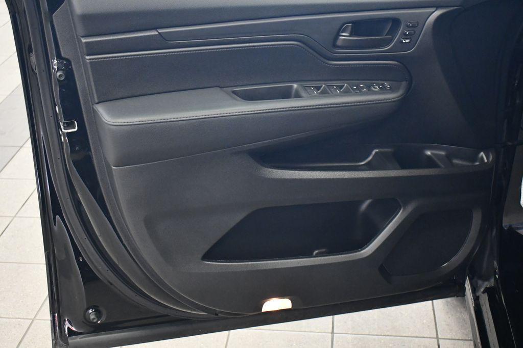 used 2025 Honda Odyssey car, priced at $38,950