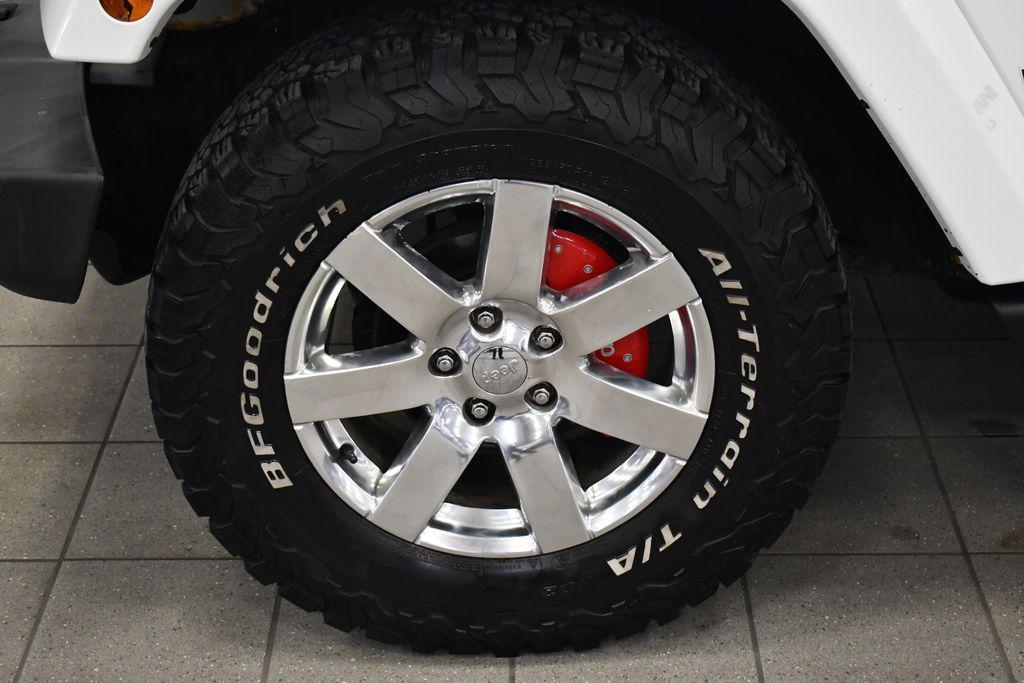 used 2015 Jeep Wrangler Unlimited car, priced at $17,550