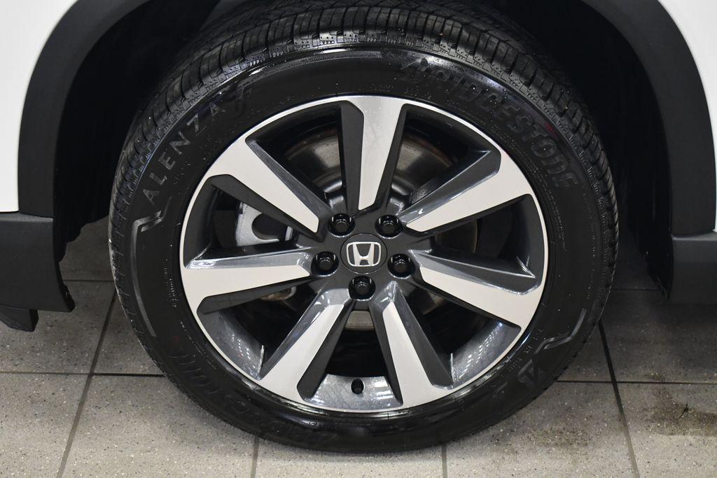 used 2025 Honda Pilot car, priced at $47,950