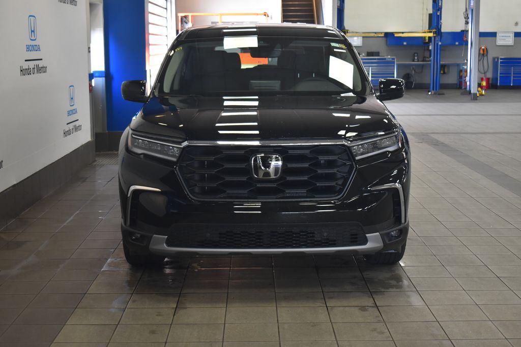 new 2025 Honda Pilot car, priced at $47,095