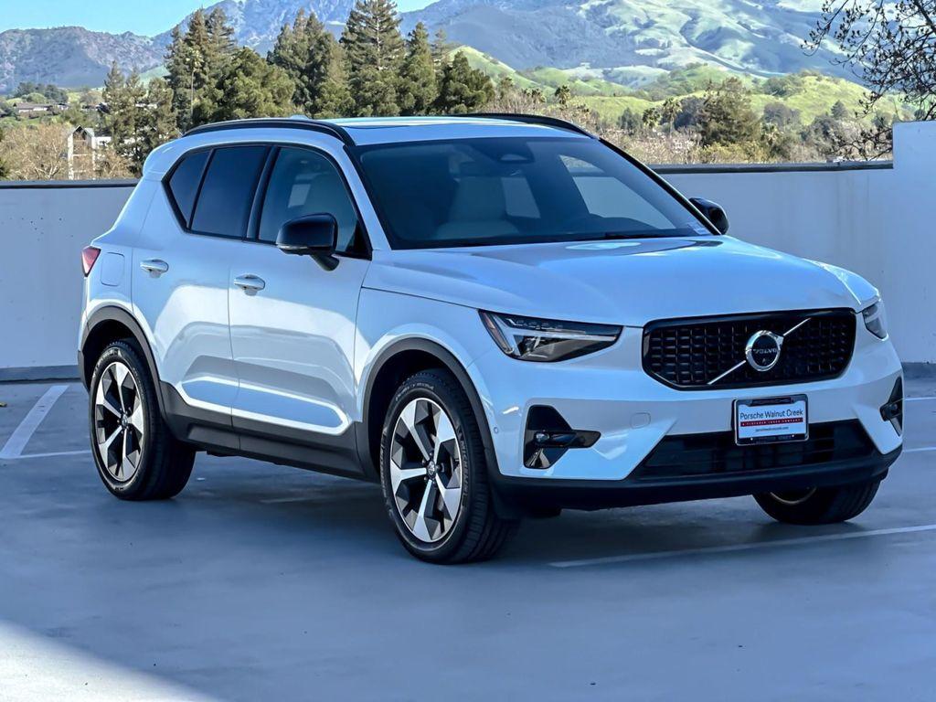 used 2025 Volvo XC40 car, priced at $35,893