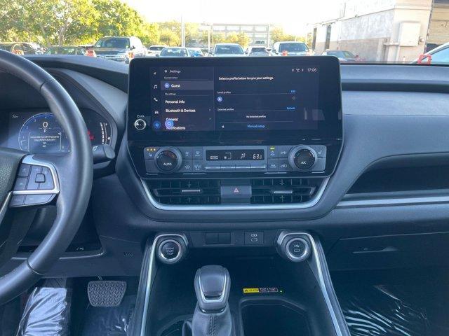 used 2025 Toyota Grand Highlander car, priced at $40,393