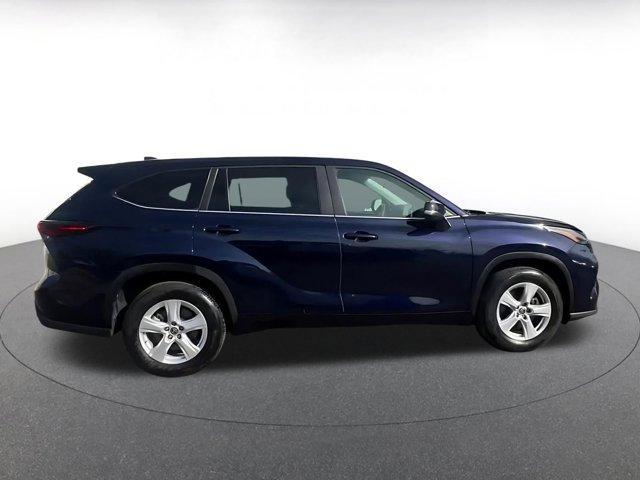 used 2025 Toyota Highlander car, priced at $34,817