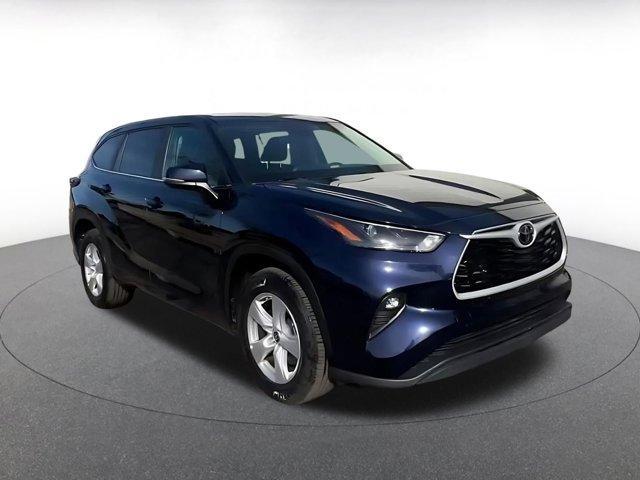 used 2025 Toyota Highlander car, priced at $34,817