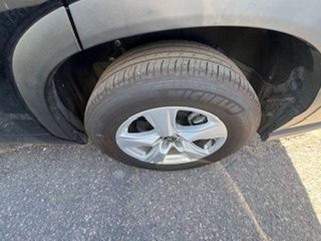 used 2025 Toyota Highlander car, priced at $37,142