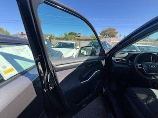 used 2025 Toyota Highlander car, priced at $37,142