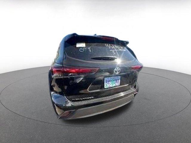 used 2025 Toyota Highlander car, priced at $37,142