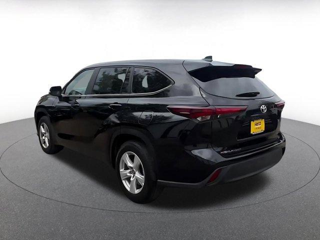 used 2025 Toyota Highlander car, priced at $36,798