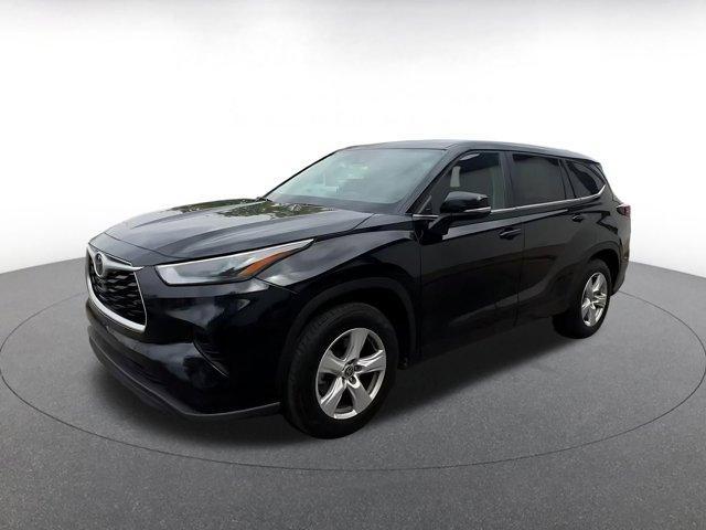 used 2025 Toyota Highlander car, priced at $36,798
