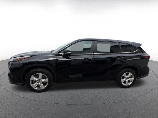 used 2025 Toyota Highlander car, priced at $36,798