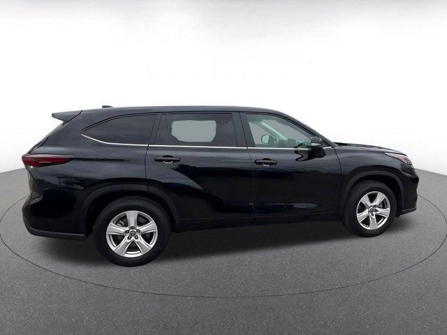 used 2025 Toyota Highlander car, priced at $36,798